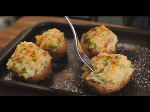 Hogyan sütjük burgonyát kéreggel és hagymával - lépésről lépésre receptek