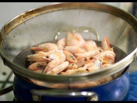 Comment et combien cuire des crevettes congelées non pelées