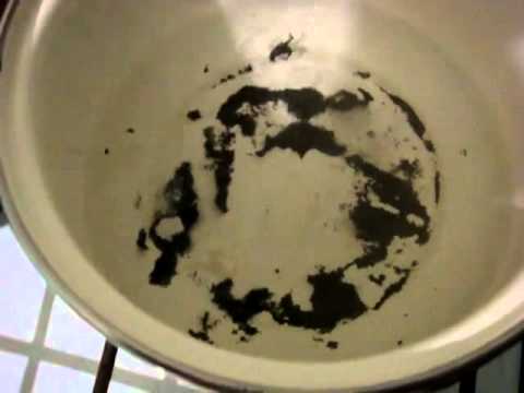 Comment nettoyer la casserole des aliments brûlés et de la noirceur