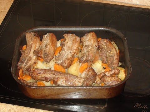Lò nướng thịt lợn với khoai tây