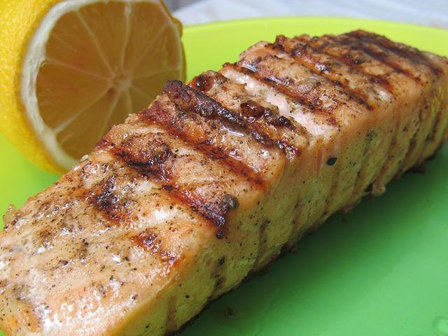 Сочан бифтек од лососа са лимуном