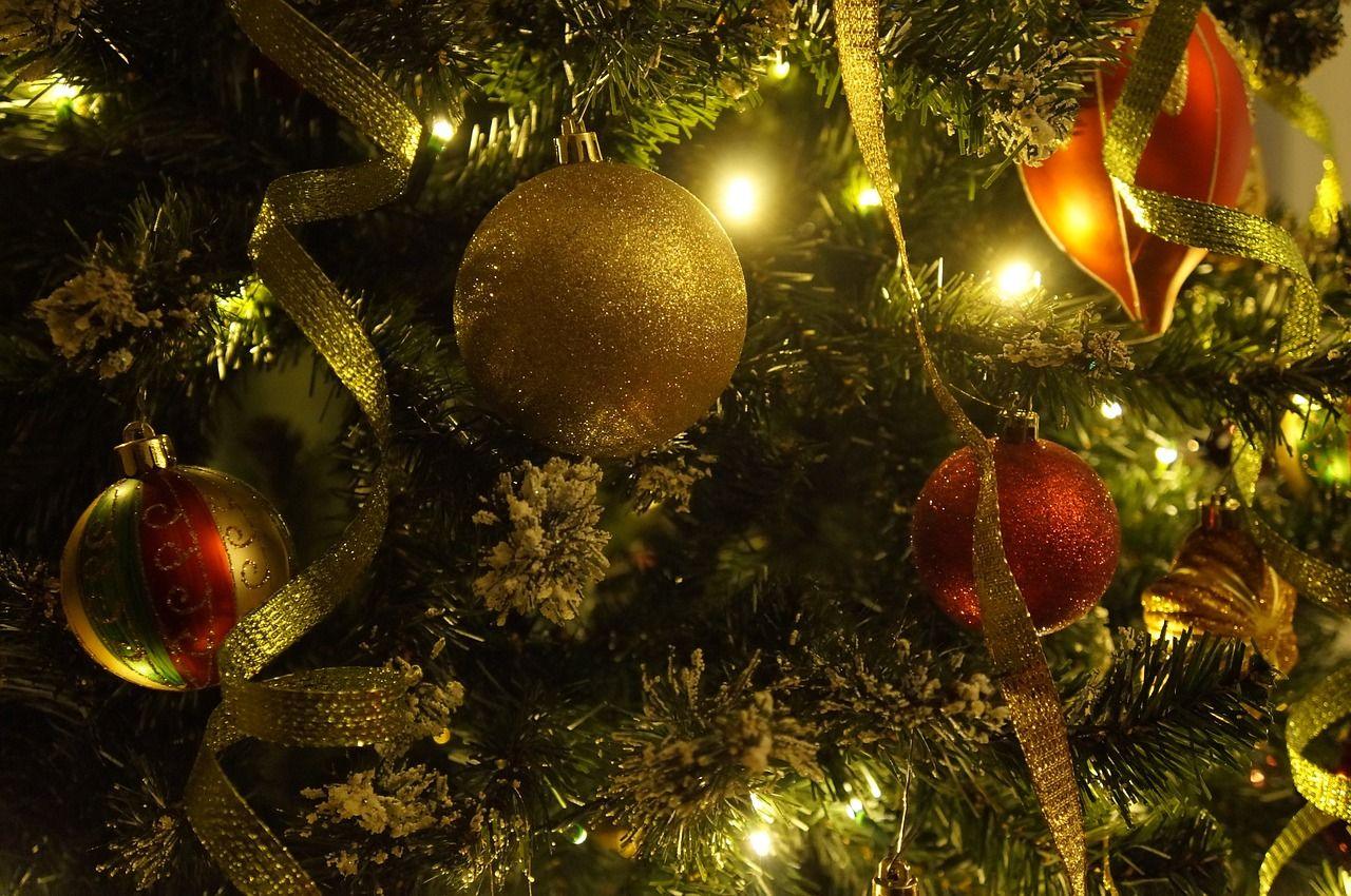 Hình ảnh cây Giáng sinh với đồ trang trí