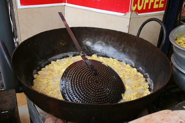 Bananas in a wok