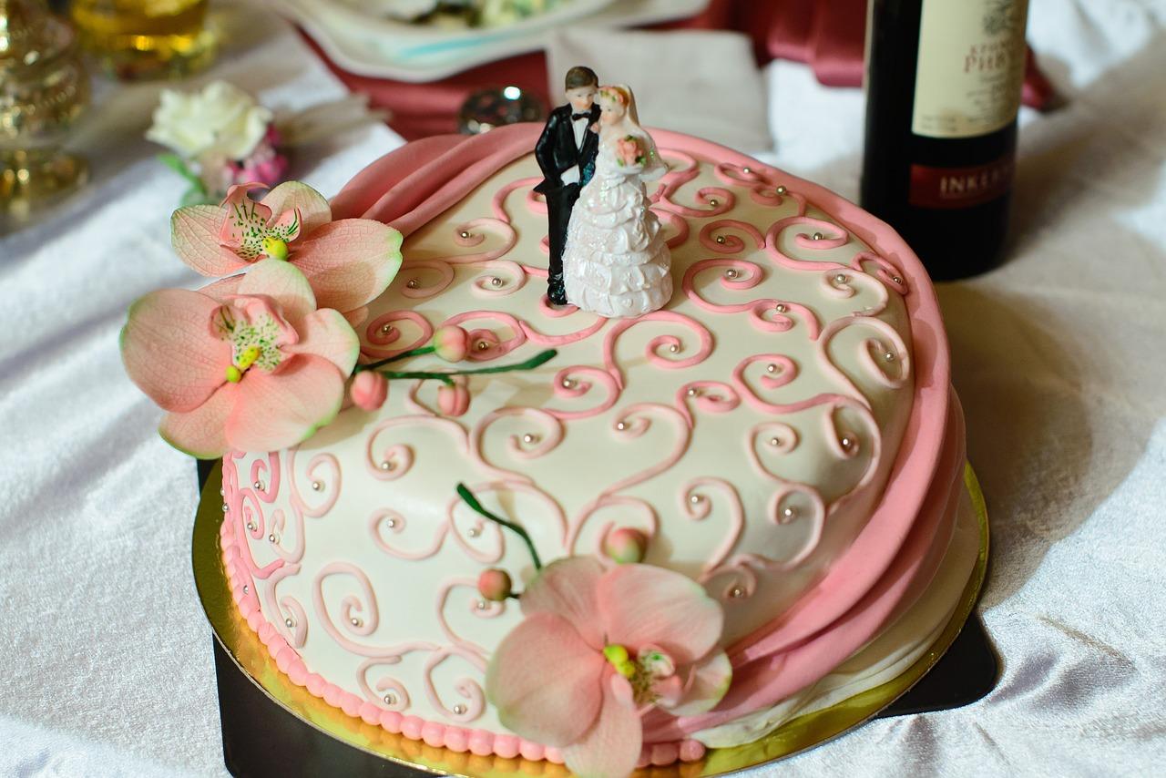 Mastic decorated wedding cake