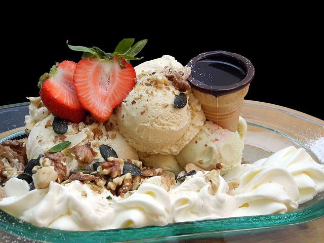 Gyönyörű fagylalt desszert