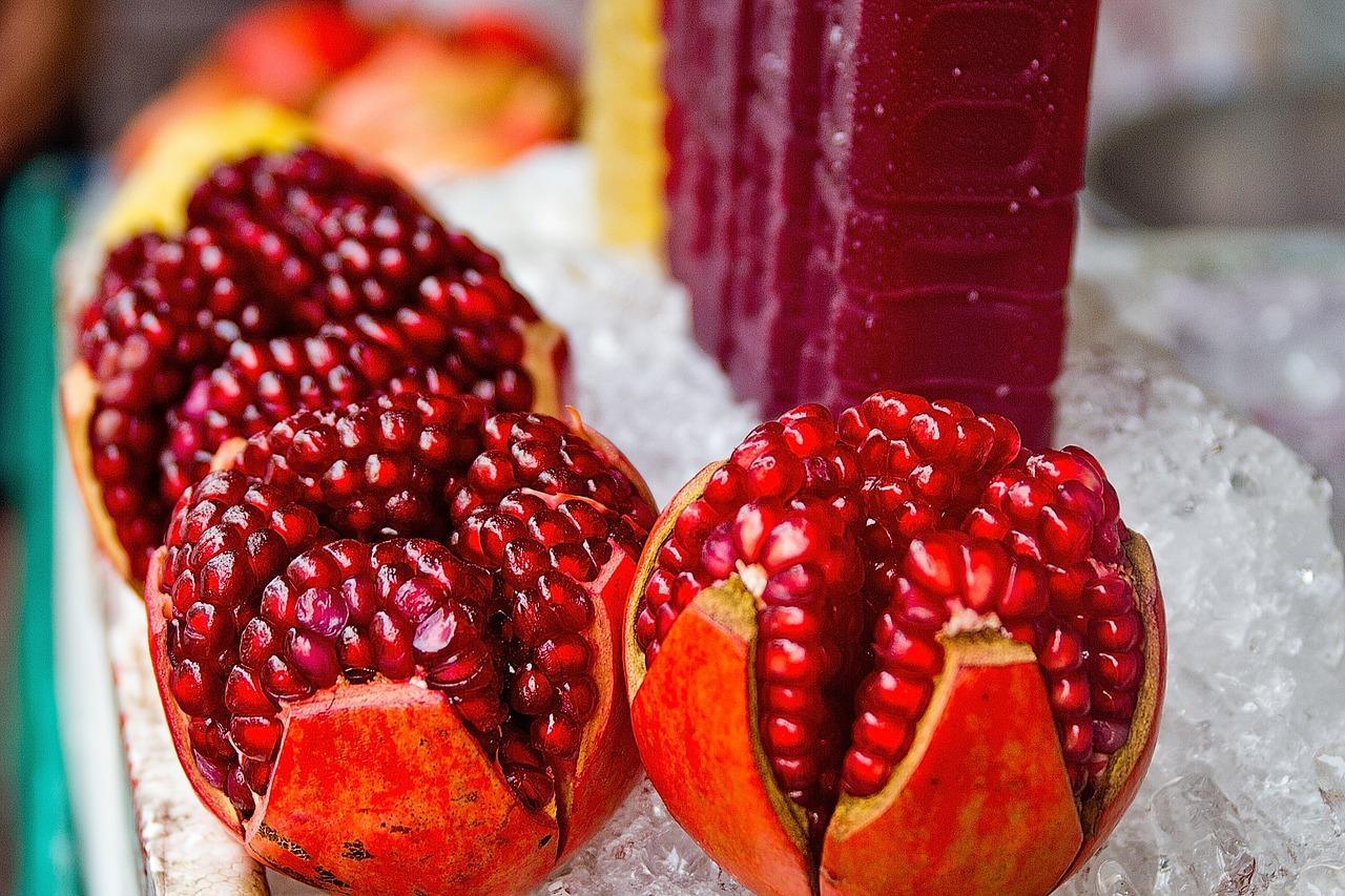 Useful properties of pomegranate fruits and seeds