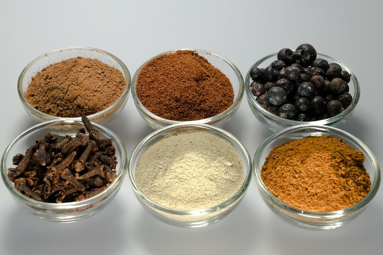Tørret peberrodspulver og andre krydderier