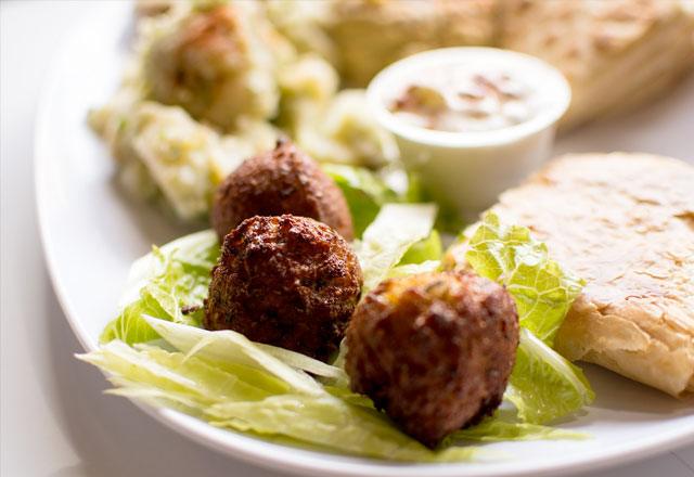 What do chickpea falafel balls look like