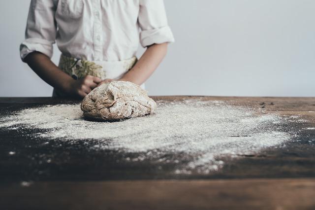 Preparing the dough for a bread machine