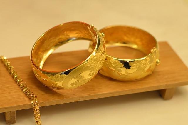 Hình ảnh những chiếc nhẫn vàng