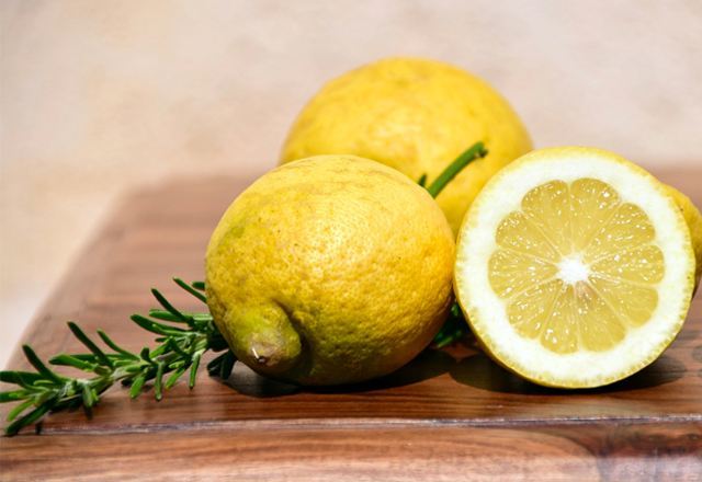 Anti-fedt citron i mikrobølgeovn