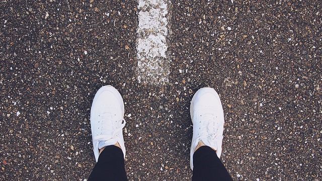 Fotó fehér cipők